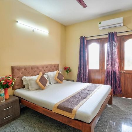 Golden Studio Apartment Goa Калангут Экстерьер фото